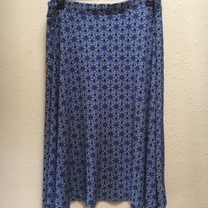 Blue skirt. Polyester/lycra. 24” long.